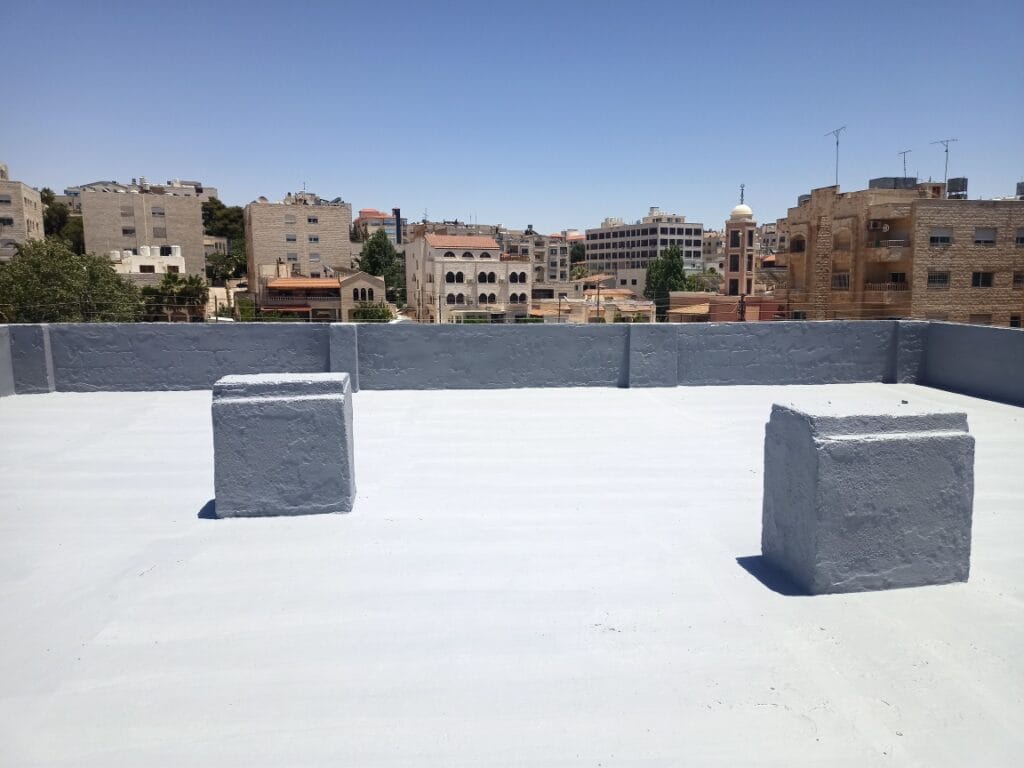 عزل أسطح في عجمان | الحل الأمثل لمواجهة التآكل الملحي والرطوبة العالية | خصم 40% عزل أسطح في عجمان